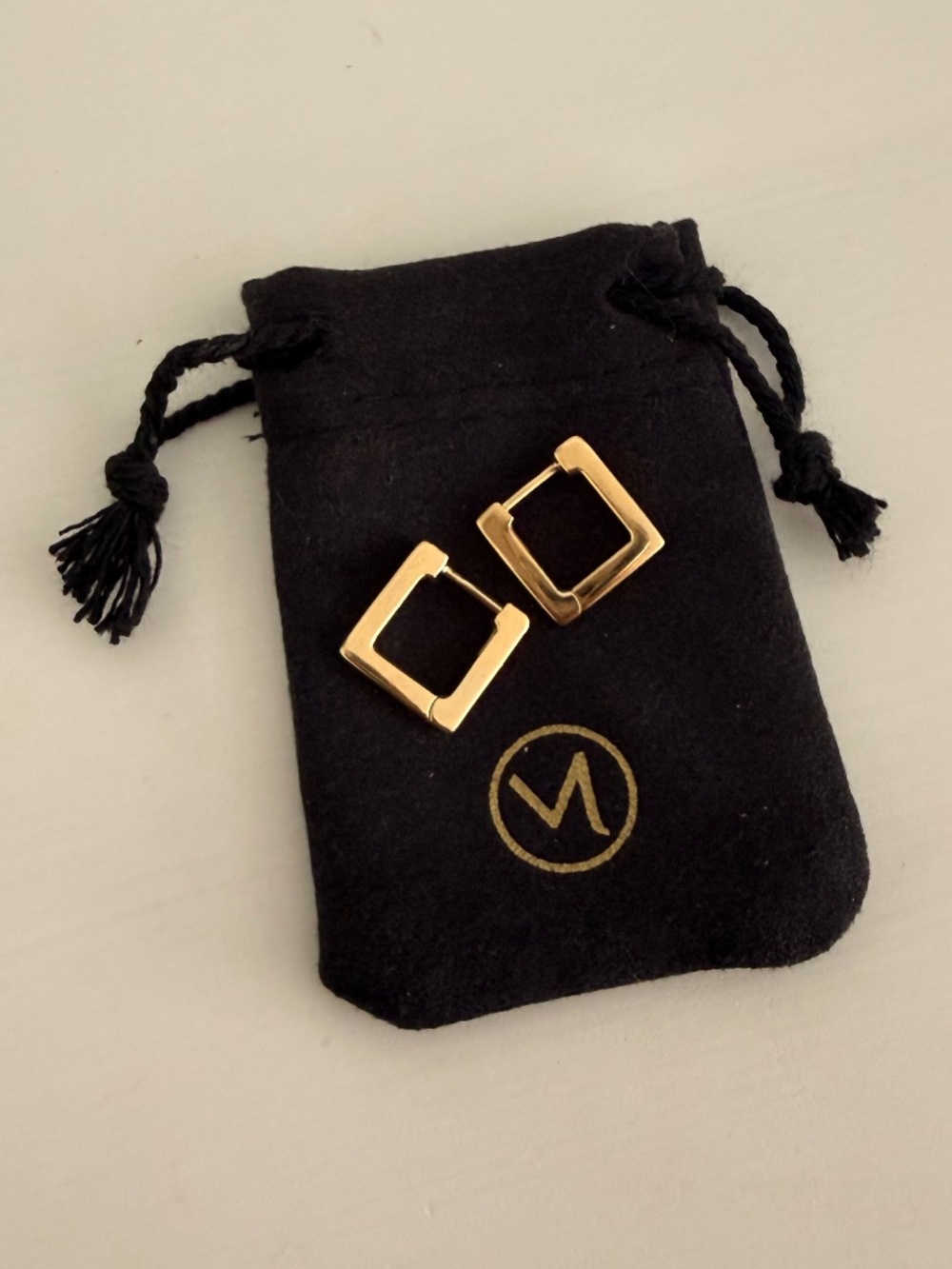 Mejuri Block Small Hoops in gold vermeil